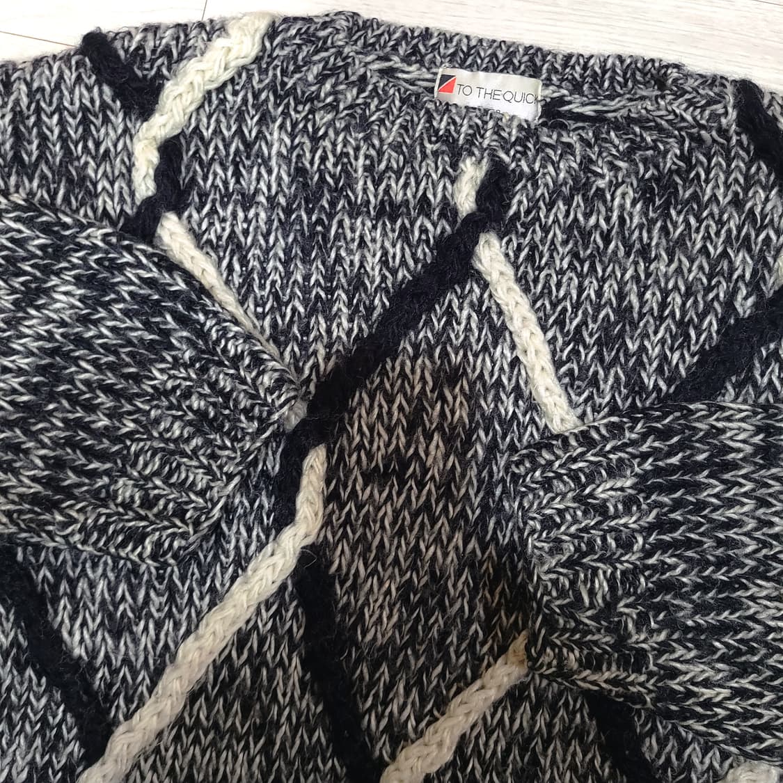 보카시 블랙 꽈배기 케이블 니트 상품이미지4