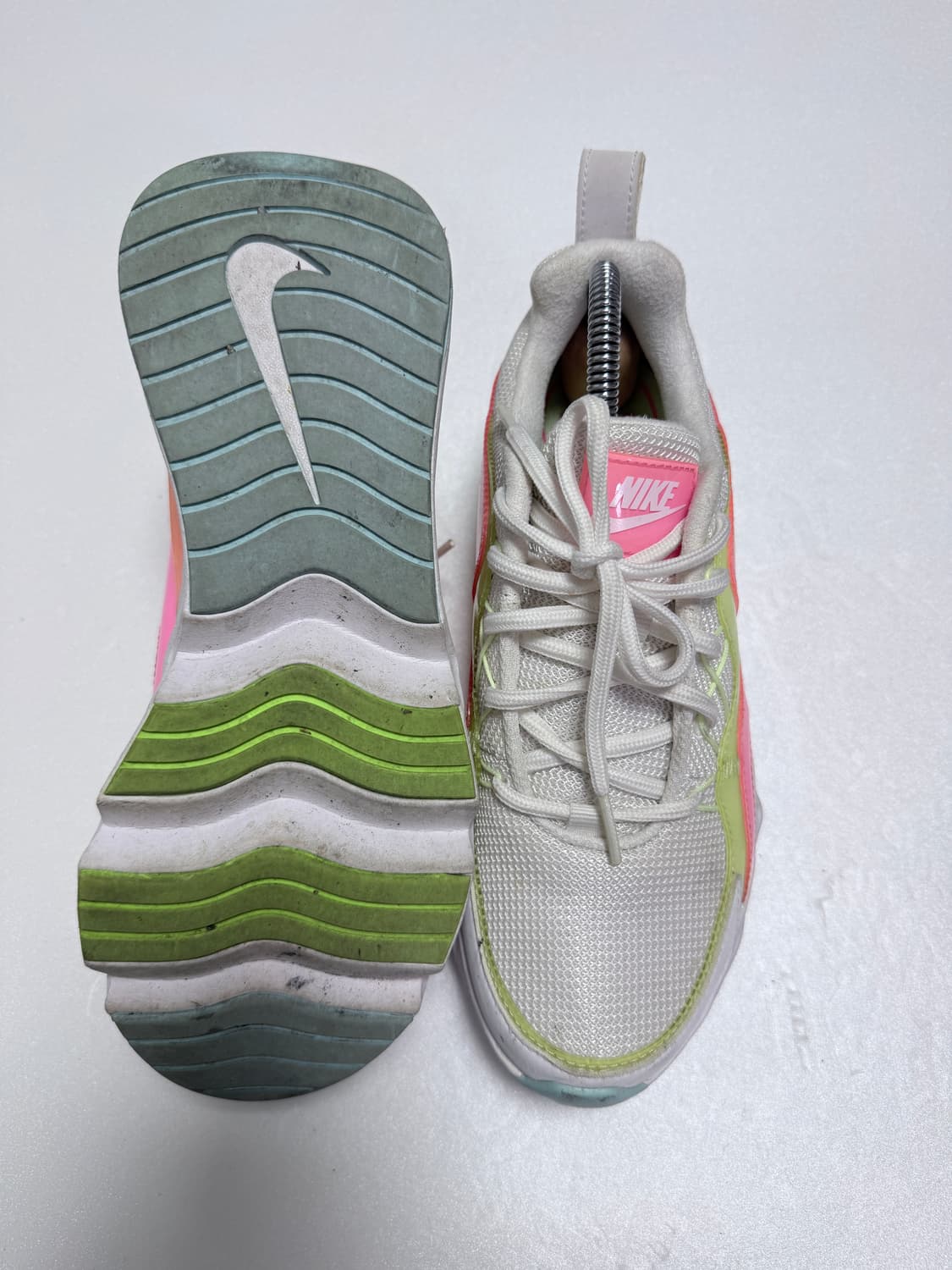 나이키 여성 러닝화 화이트 네온 스니커즈 240 상품이미지4