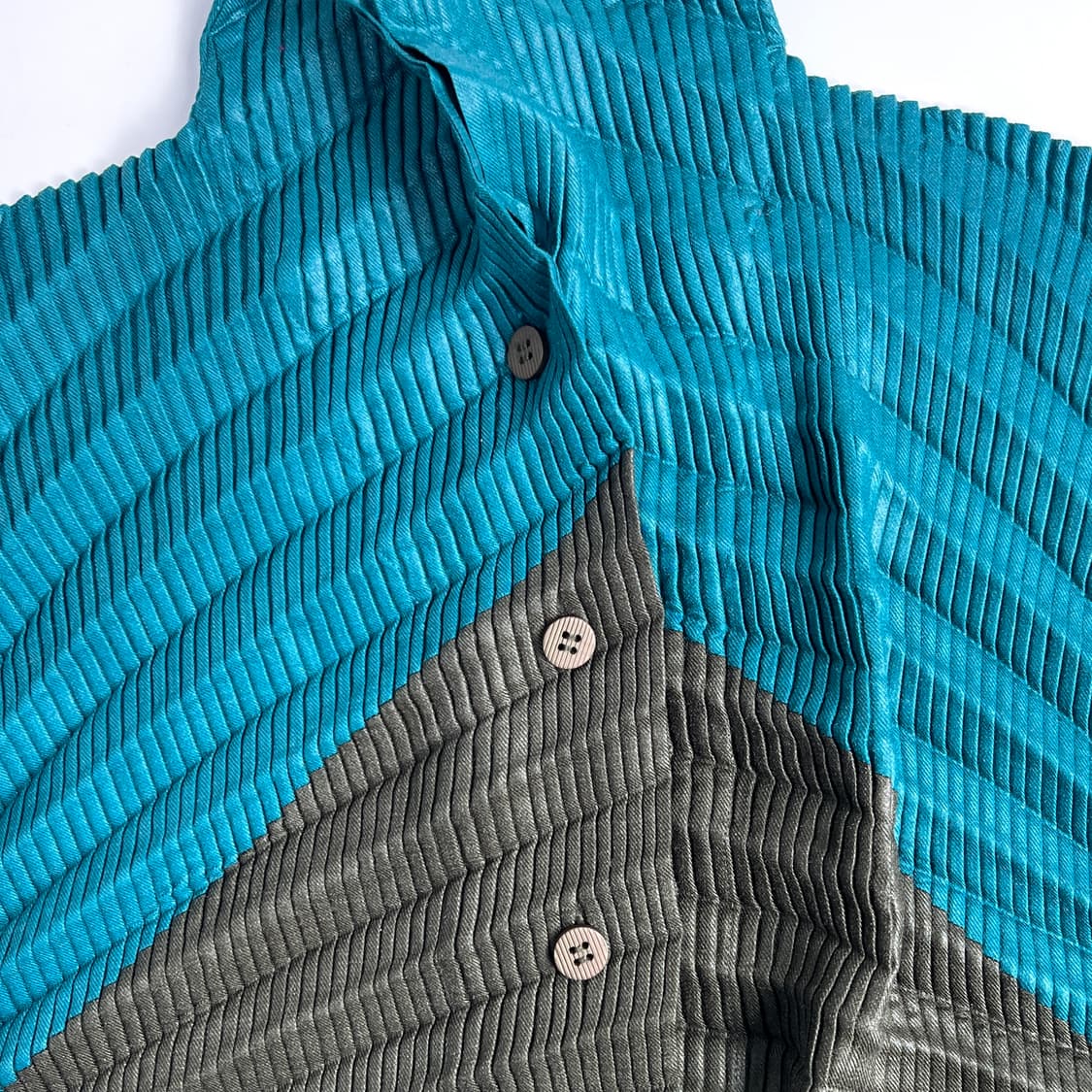 이세이미야케 볼륨 플리츠 가디건 상품이미지7