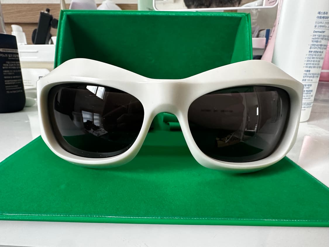 보테가 베네타 선글라스 상품이미지1