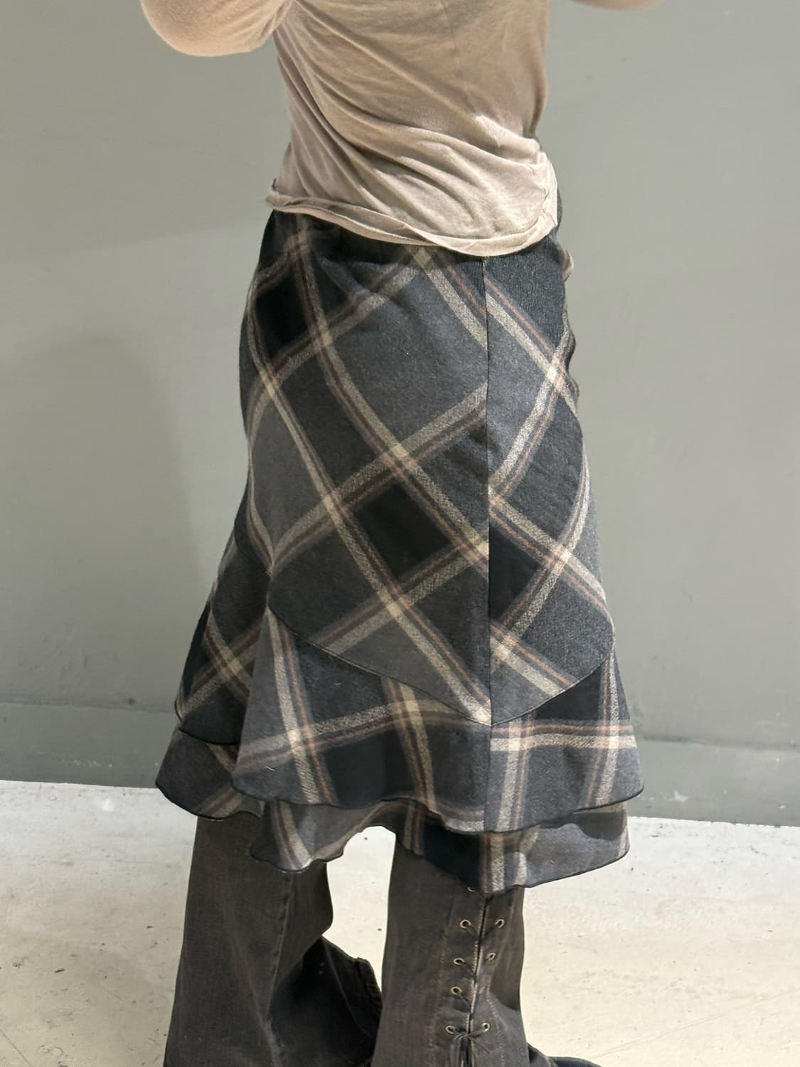 check pattern frill detail skirt 상품이미지4