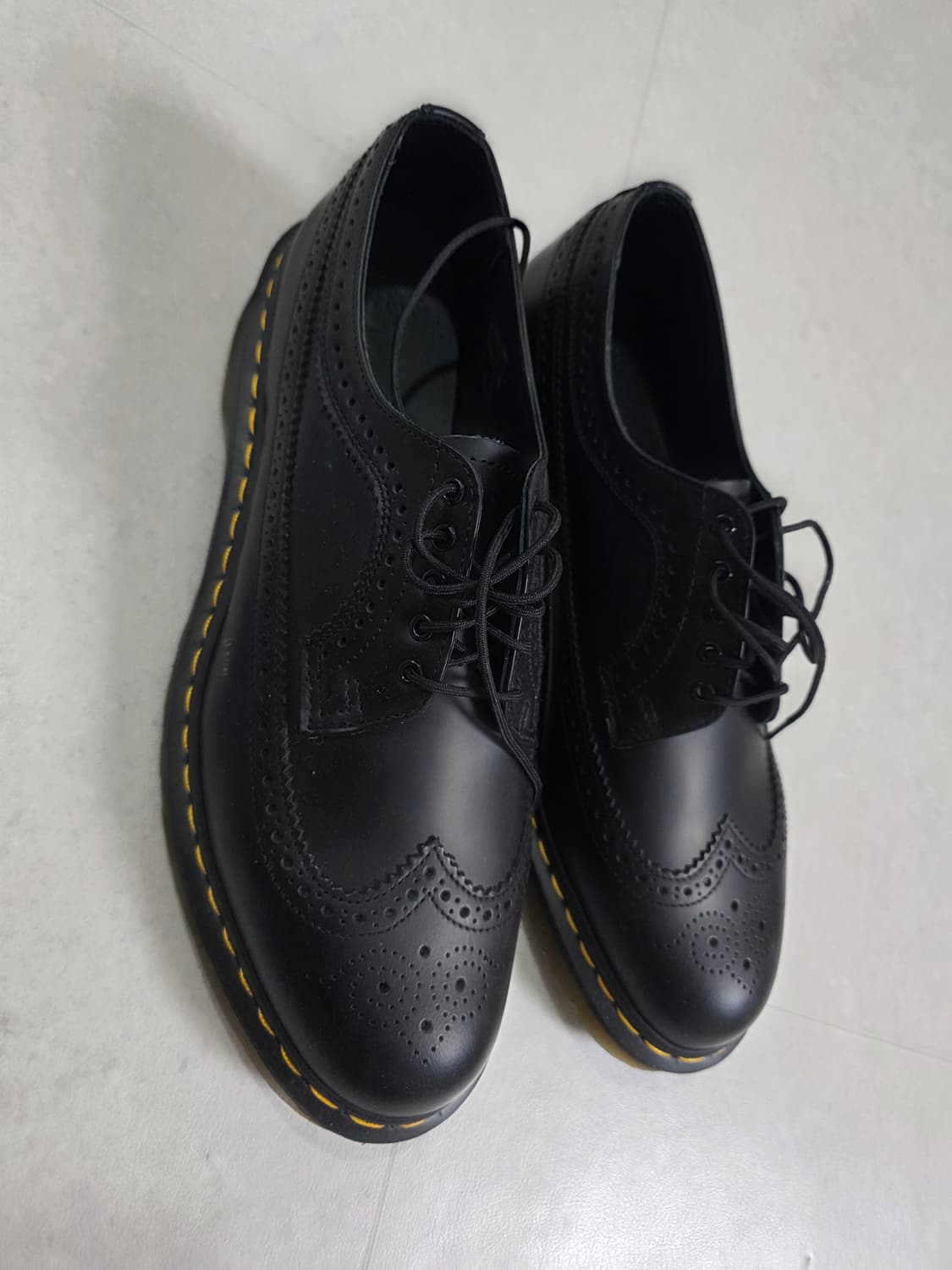 [새상품] 닥터마틴 윙팁 3989 310 사이즈 팝니다 상품이미지4