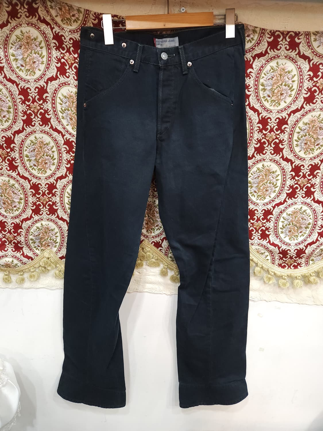 리바이스 00s 엔지니어드 001 블랙 데님팬츠 일본판

 상품이미지1