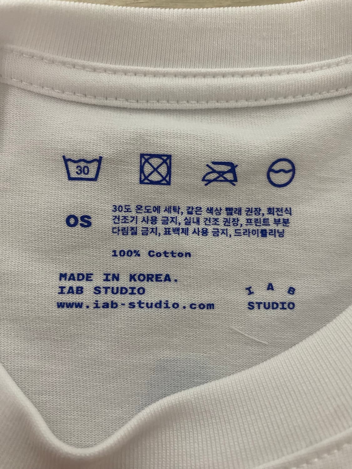 (새상품) 아이앱스튜디오 크롭 티셔츠 상품이미지3