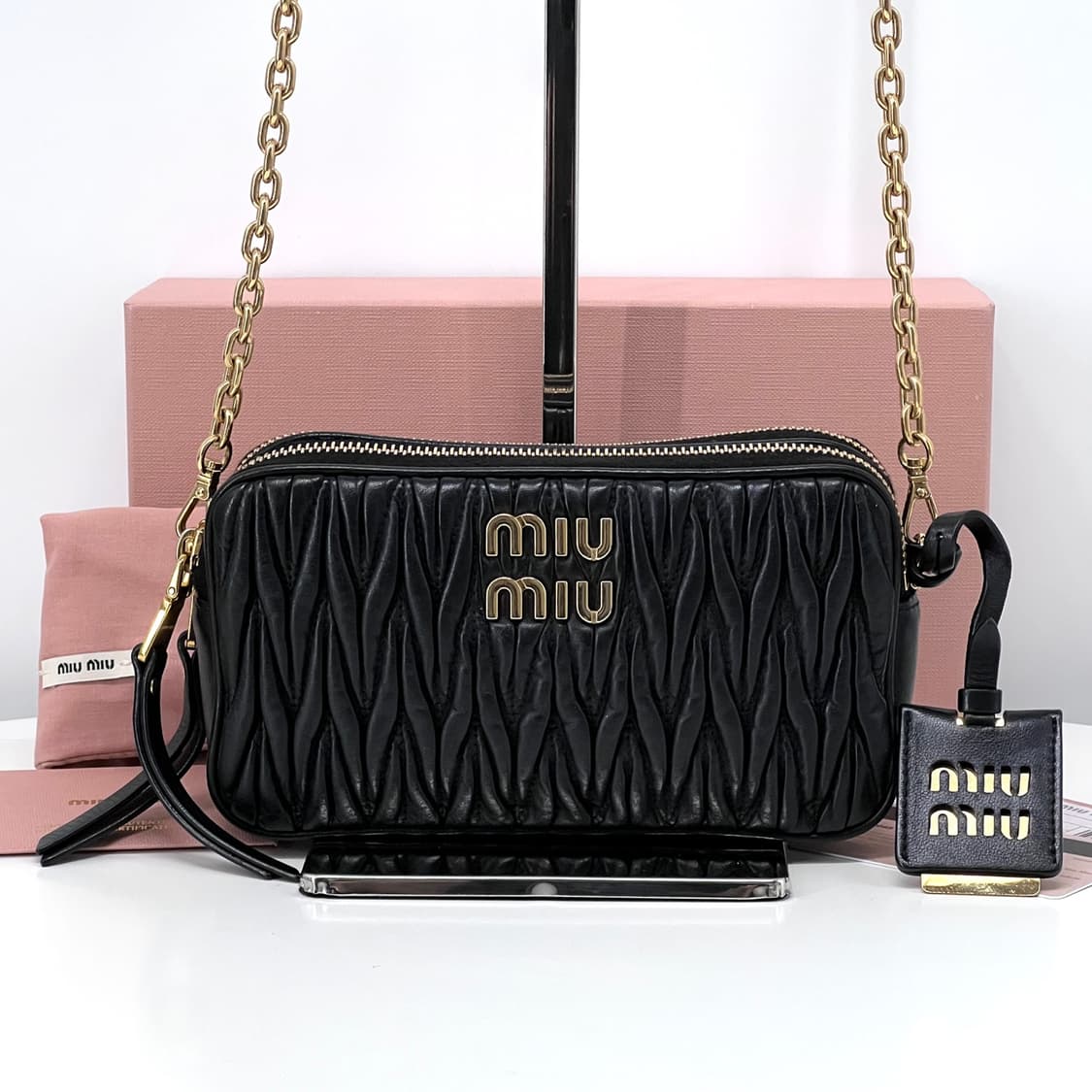 미우미우 마테라쎄 더블 지퍼 체인 크로스백 블랙 (5BP045) 상품이미지2