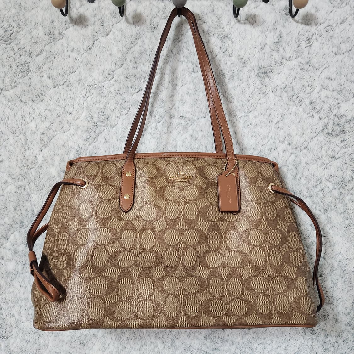 J462 코치 시그니처 드로우스트링 토트백 상품이미지1