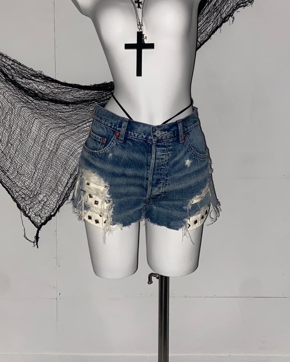 ꒰ঌ RNA 스터드 데미지 데님 숏츠 ໒꒱ 상품이미지1