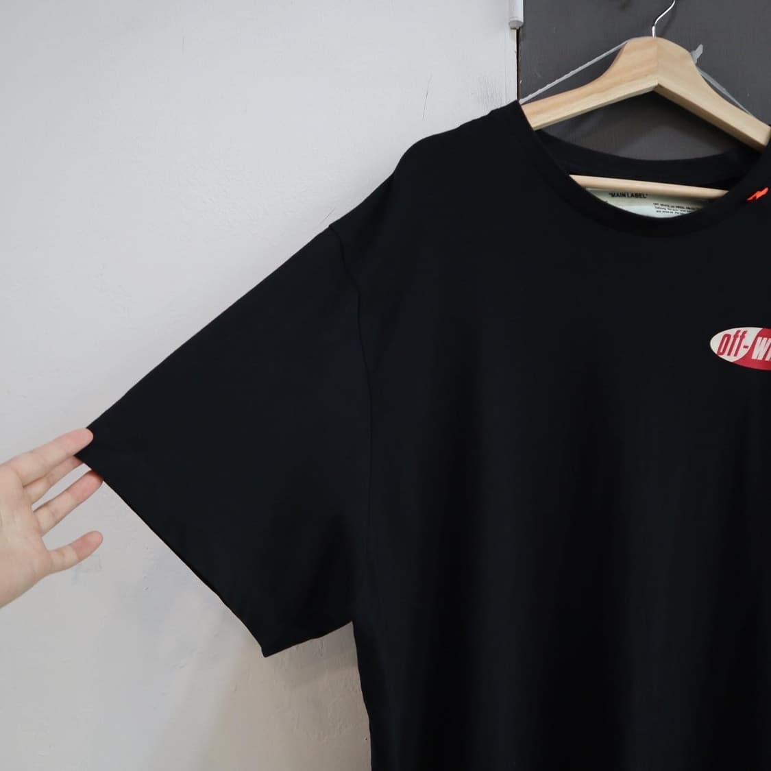 오프화이트 19ss 스플릿 로고 티셔츠 상품이미지3