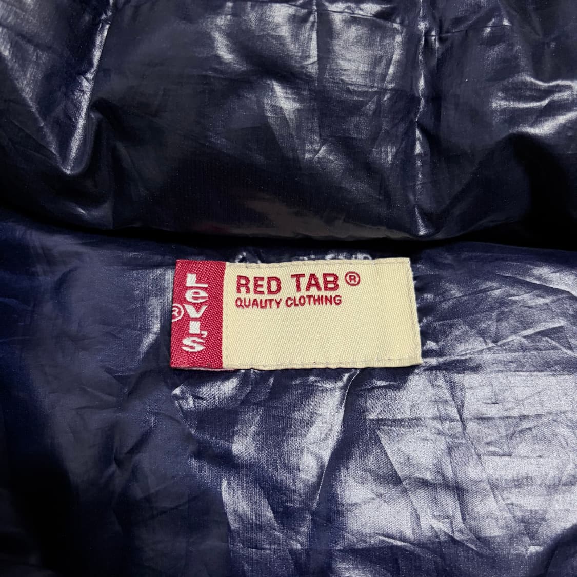 리바이스 유광 조끼 패딩 상품이미지4