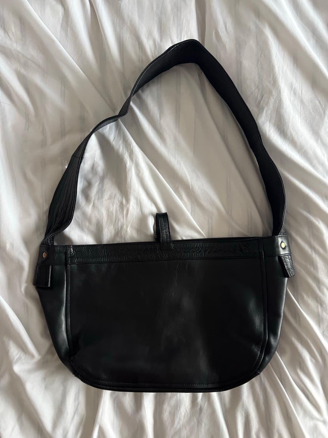 [M] CCU 레더 뉴스페이퍼백 상품이미지4