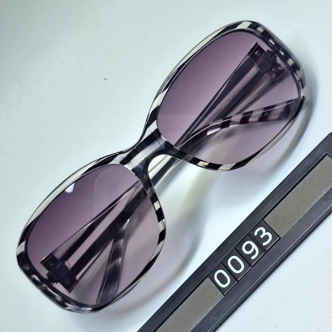 일본 수입 보석 장식 블랙 스트라이프 패턴 선글라스 X264-1 빈티지 상품이미지1