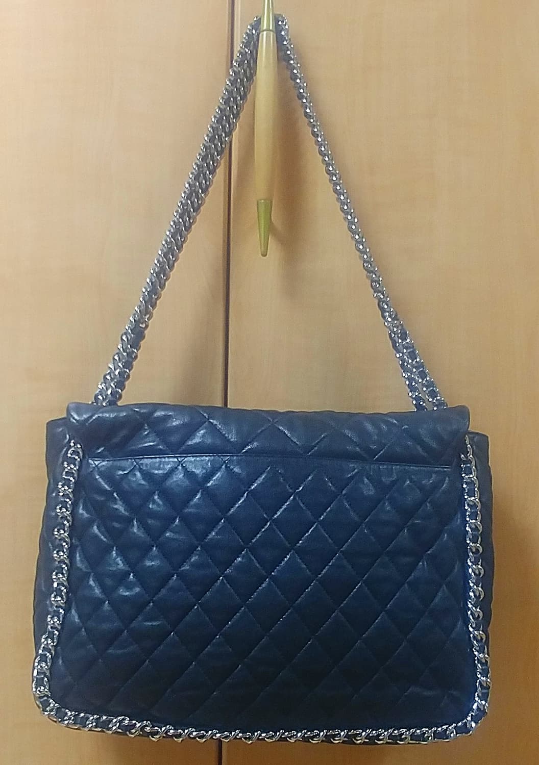 샤넬CHANEL 리미티드 체인 어라운드 맥시은장플랩백 상품이미지3