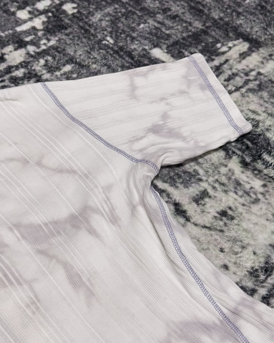 {Semantic Design} Ripped Henley T-Shirt  상품이미지7