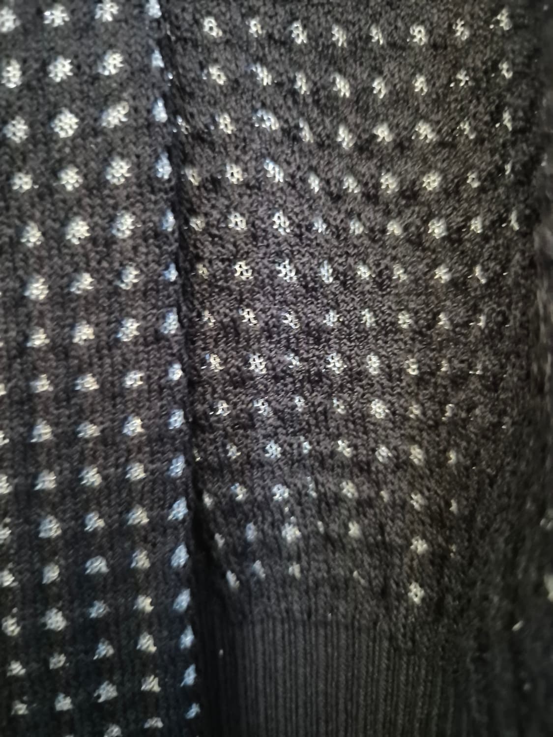 핑(ping) 여성 메쉬 오버레이 라운드넥 니트 100 상품이미지5