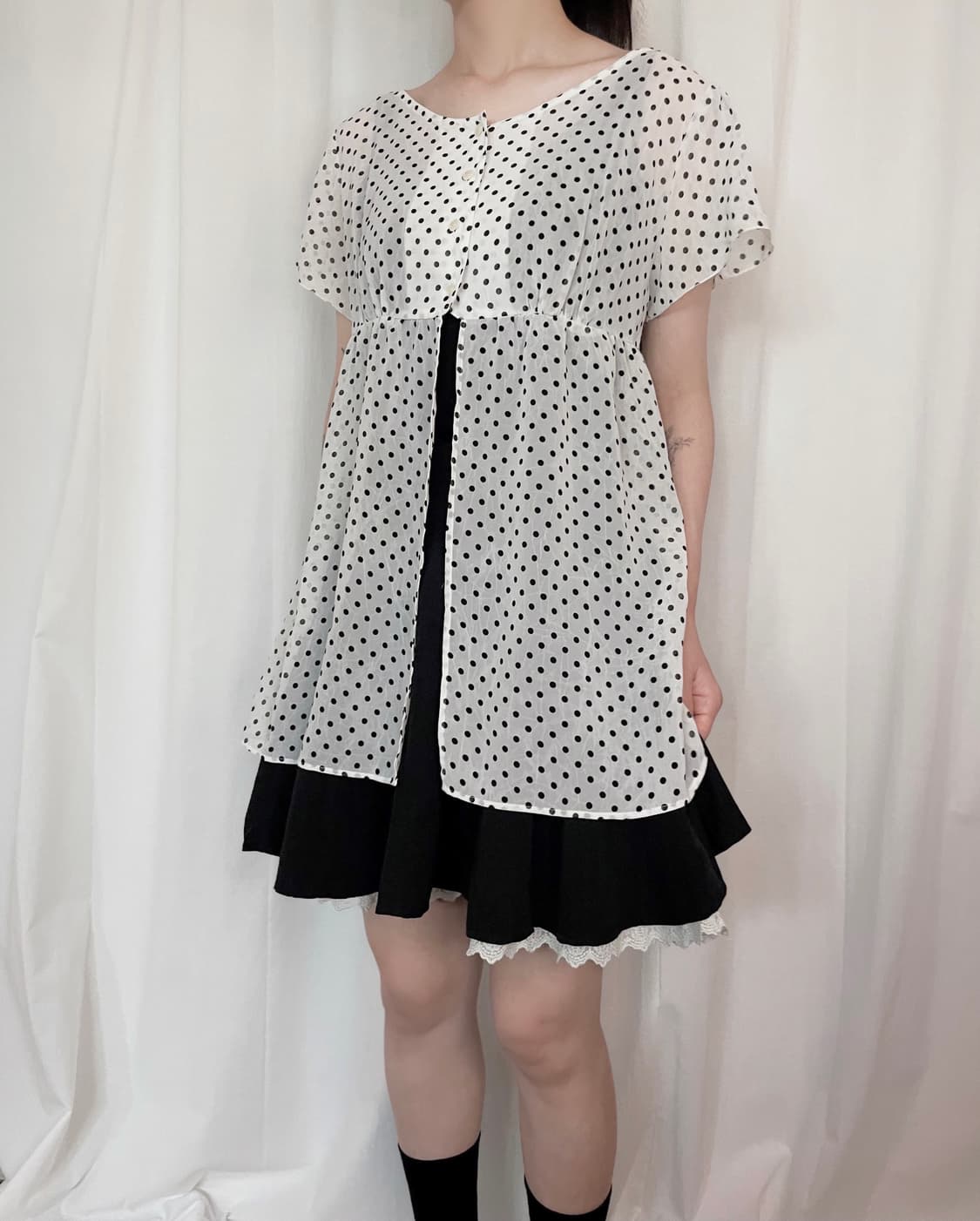 Silky Dot Ruffle Blouse - White 상품이미지4