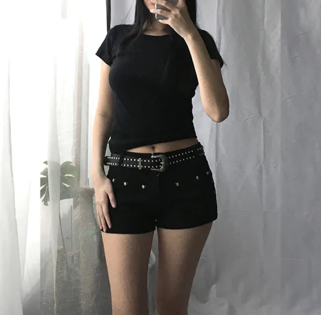 스컬 스터드 숏팬츠 반바지 아워캐비넷 스컬프터 코이세이오 미스치프 상품이미지1