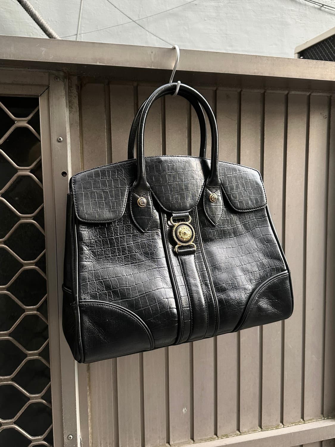 Teresia crocodile embossed leather bag 상품이미지1