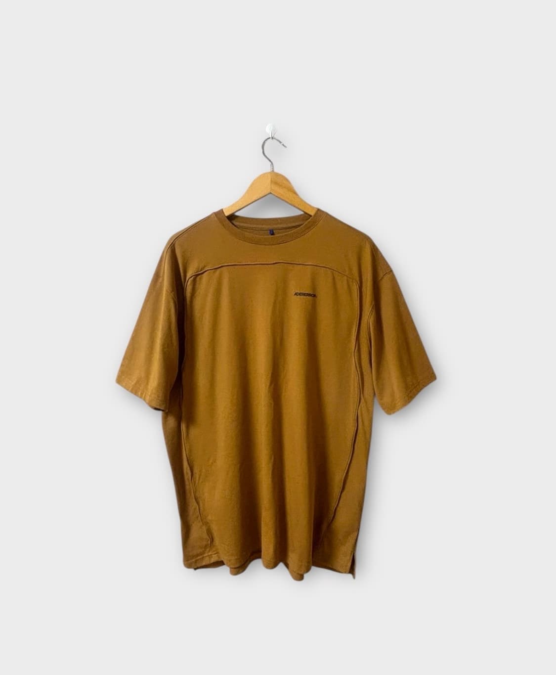  아더에러 브라운 반팔 티셔츠 A2  L-XL 상품이미지1