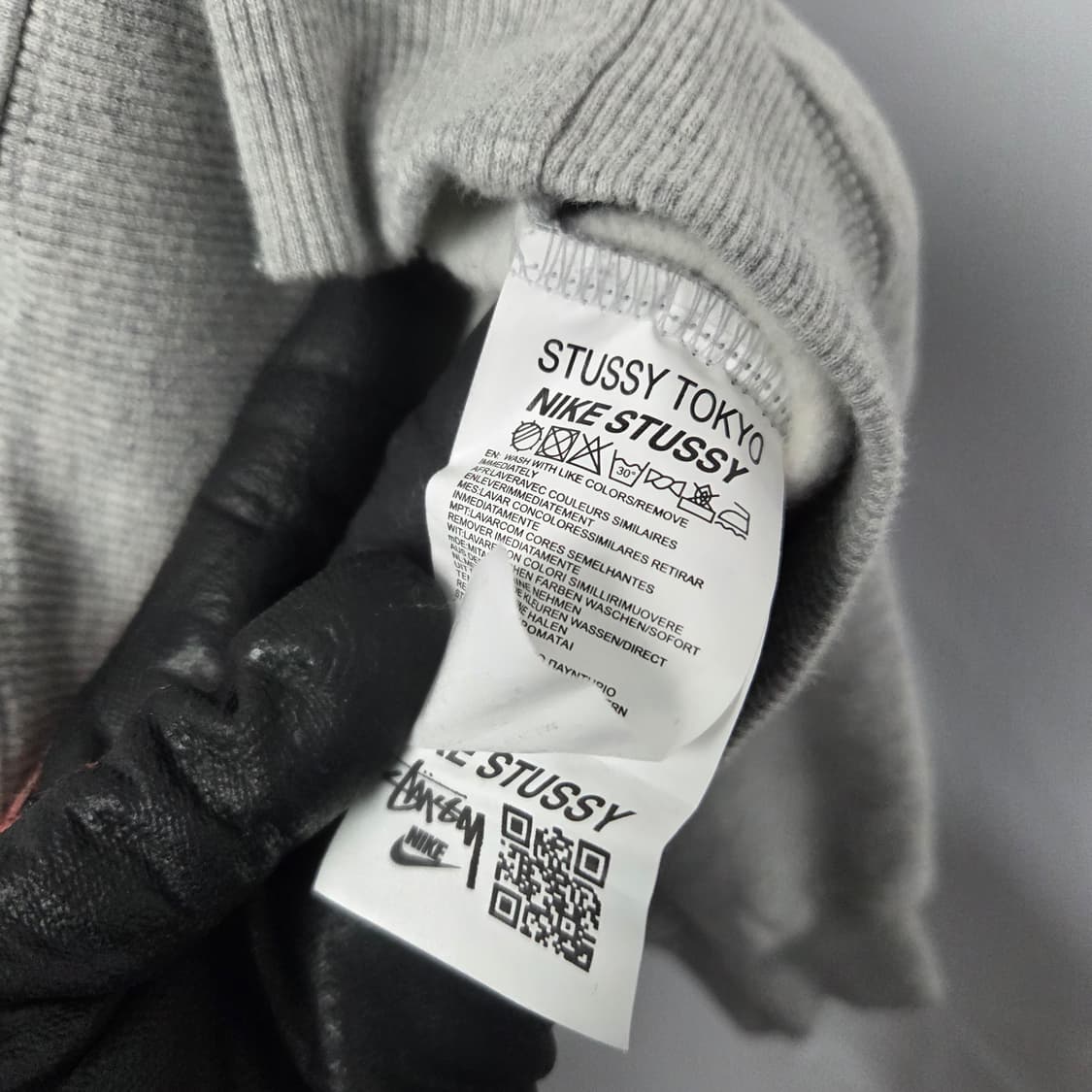 77 (120)스투시 기모 후드 티셔츠 블랙 상품이미지7