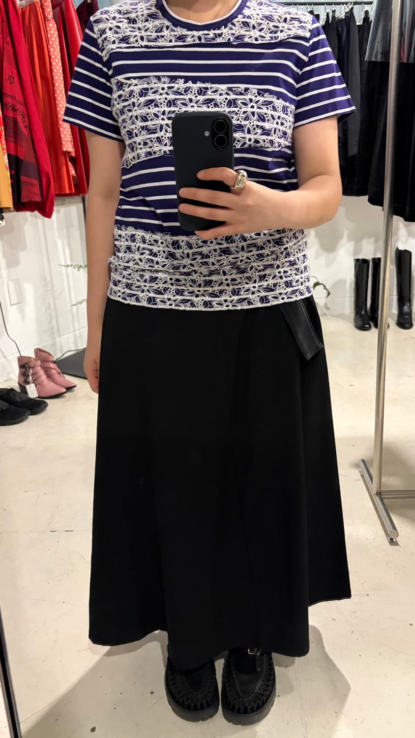 Floral Embroidered Stripe Half T 상품이미지2