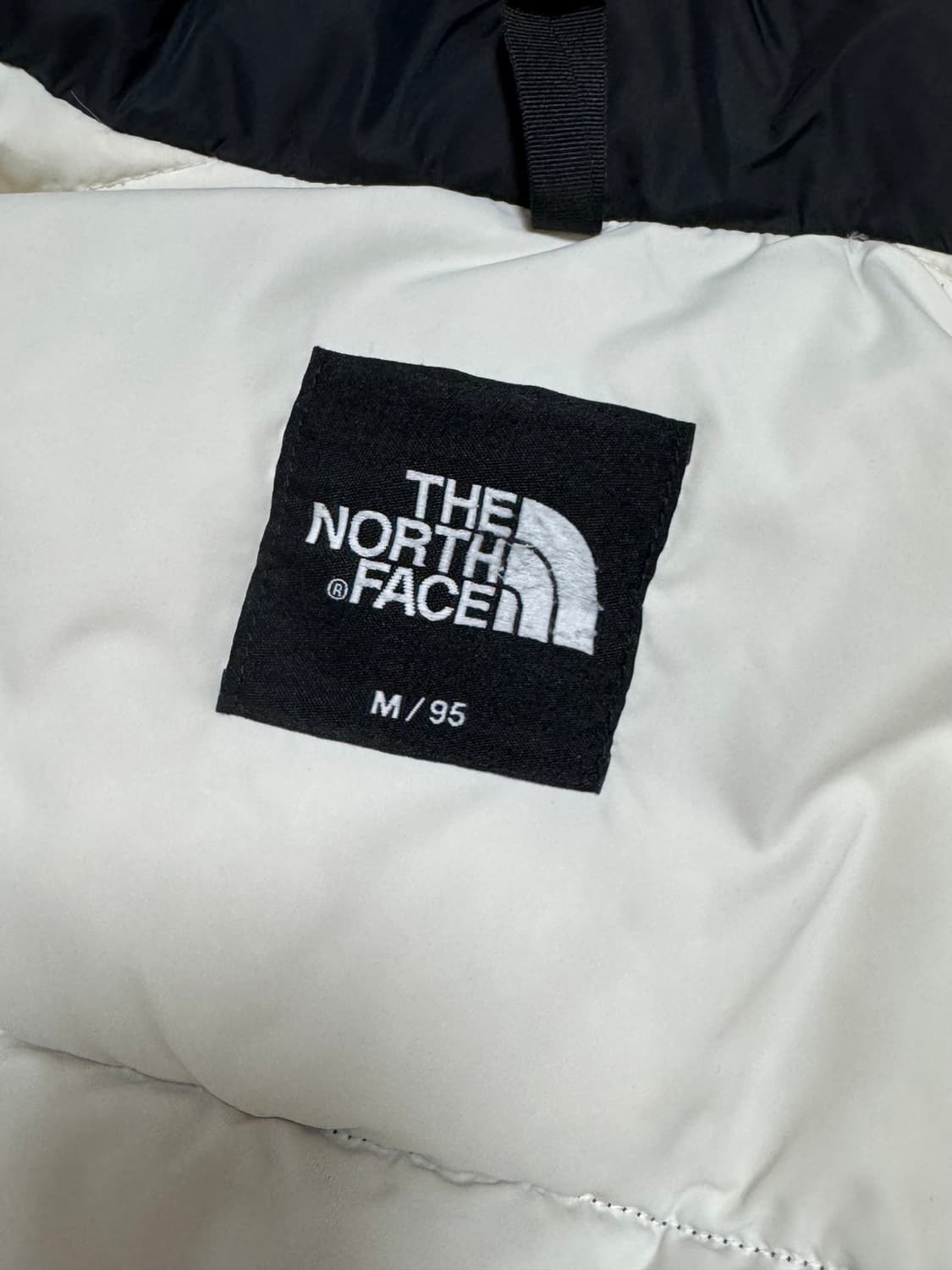 노스페이스 1996에코 눕시패딩 화이트 상품이미지2