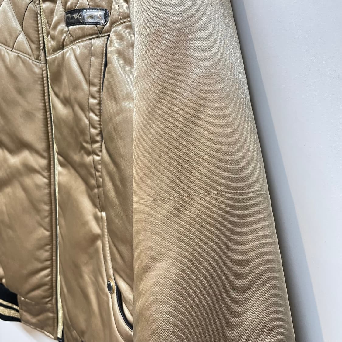 리복 y2k 골드 퀼팅 봄버 자켓 상품이미지2