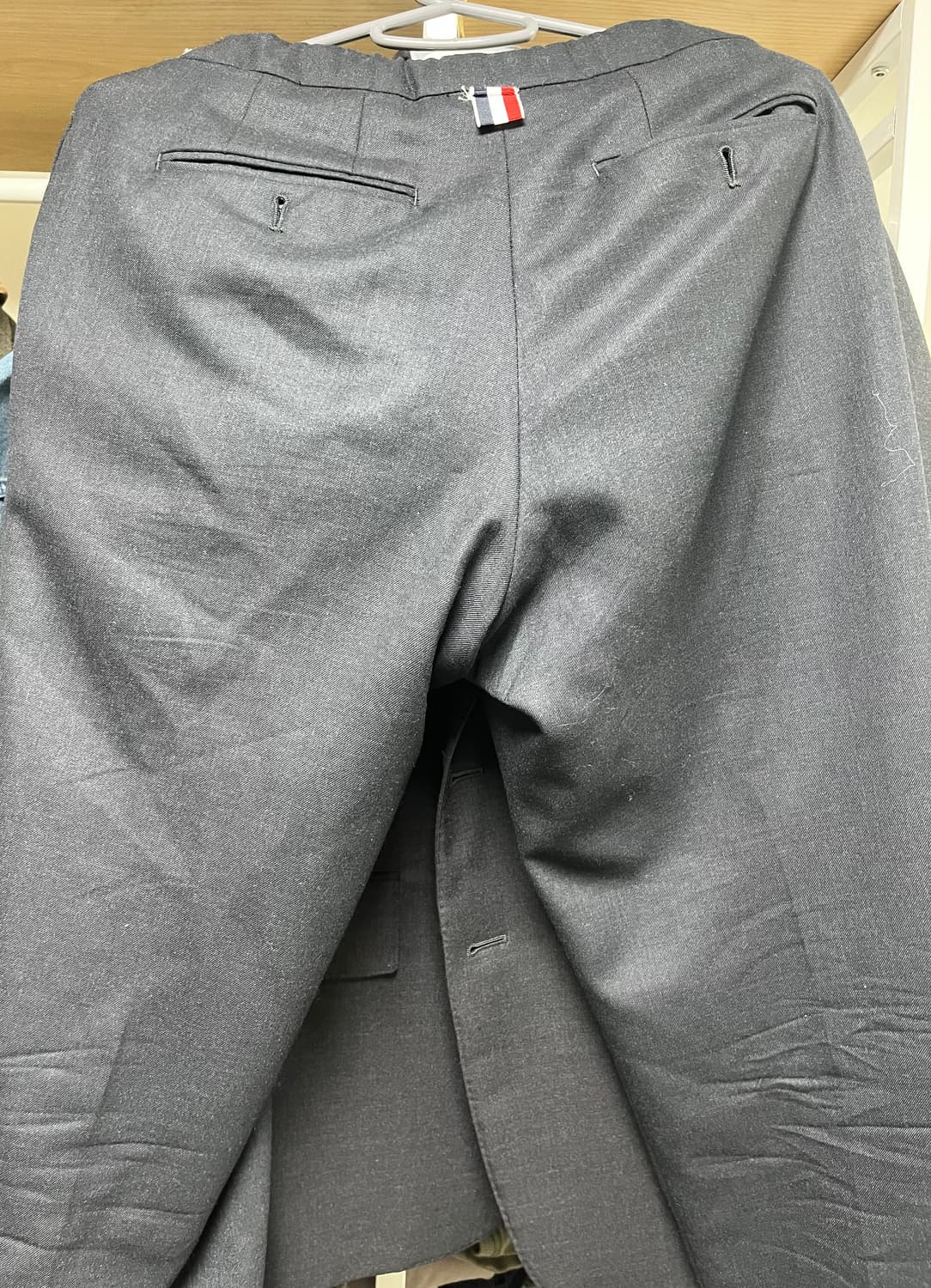 톰브라운 하이암홀 수퍼 120수 울 트윌 수트 MSC159A 00626 상품이미지7