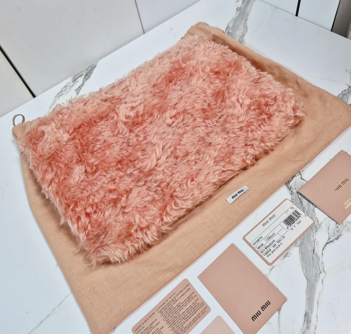 (정품) 미우미우 에코 시어링 파우치백 퍼 클러치백 가방 상품이미지1