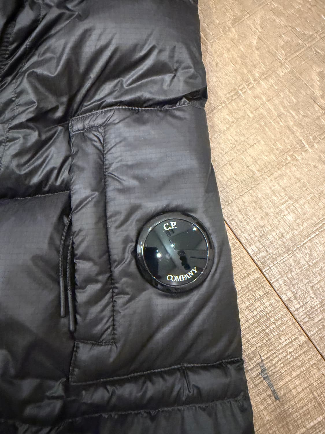 C.P. 컴퍼니 D.D. 쉘 후드 다운 자켓 블랙 - 25FW 상품이미지2