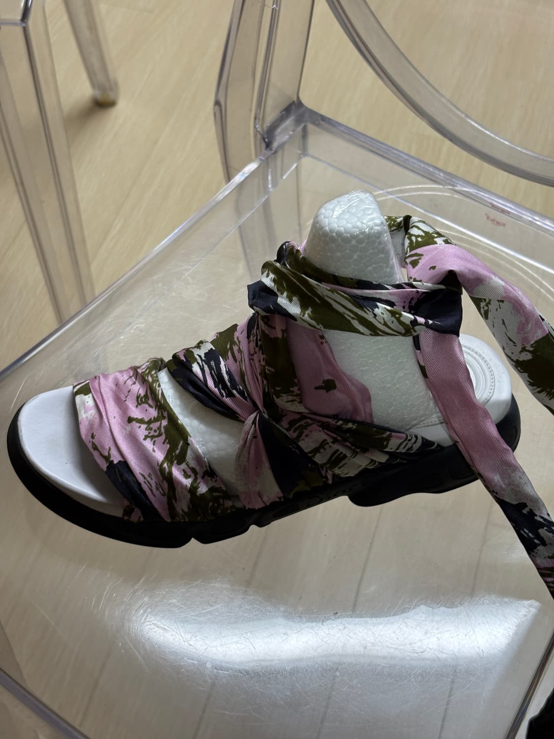 디올 실크 스트랩 샌들 👡🩷 상품이미지6