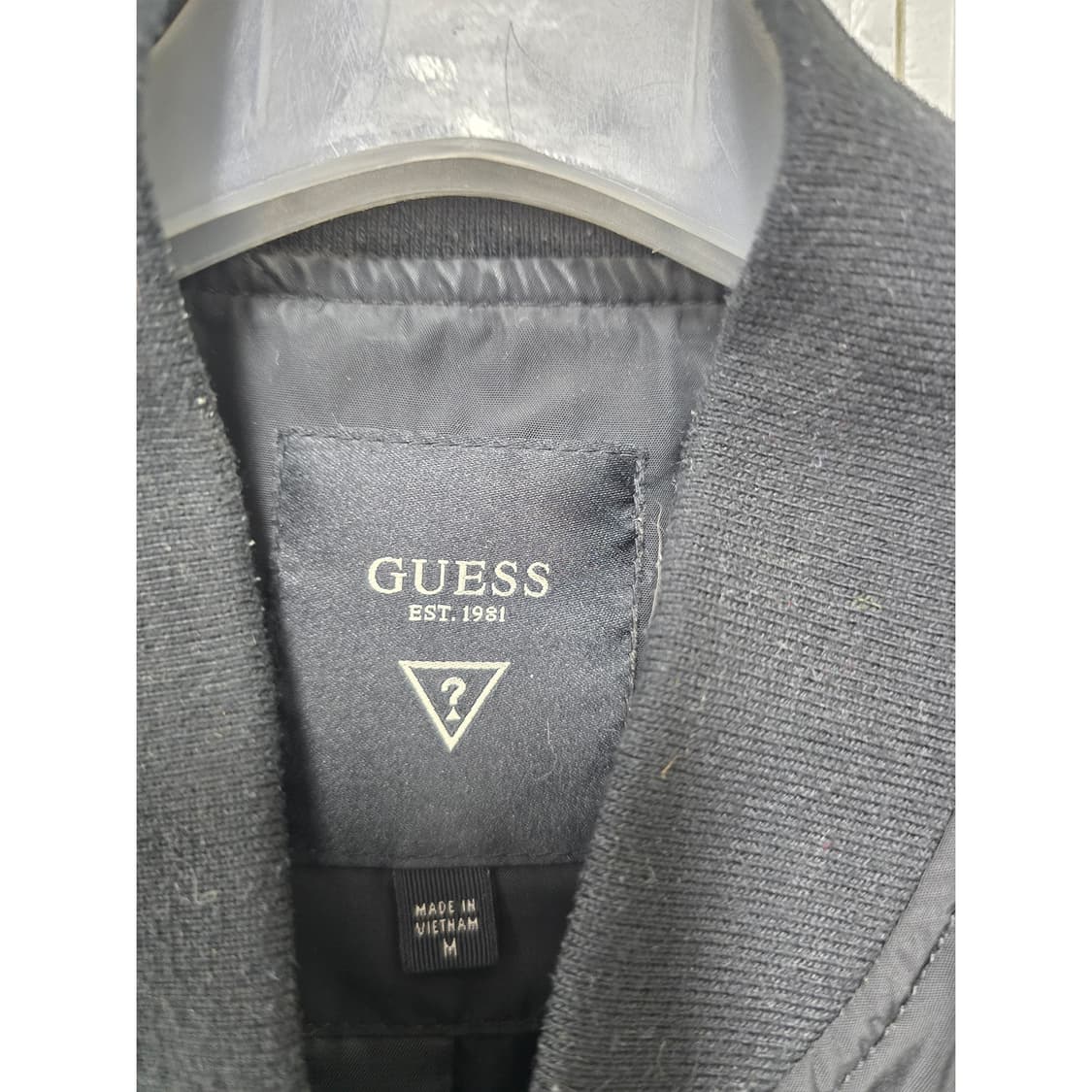택포// Guess 게스 블랙 봄버 자켓 M edf 상품이미지2