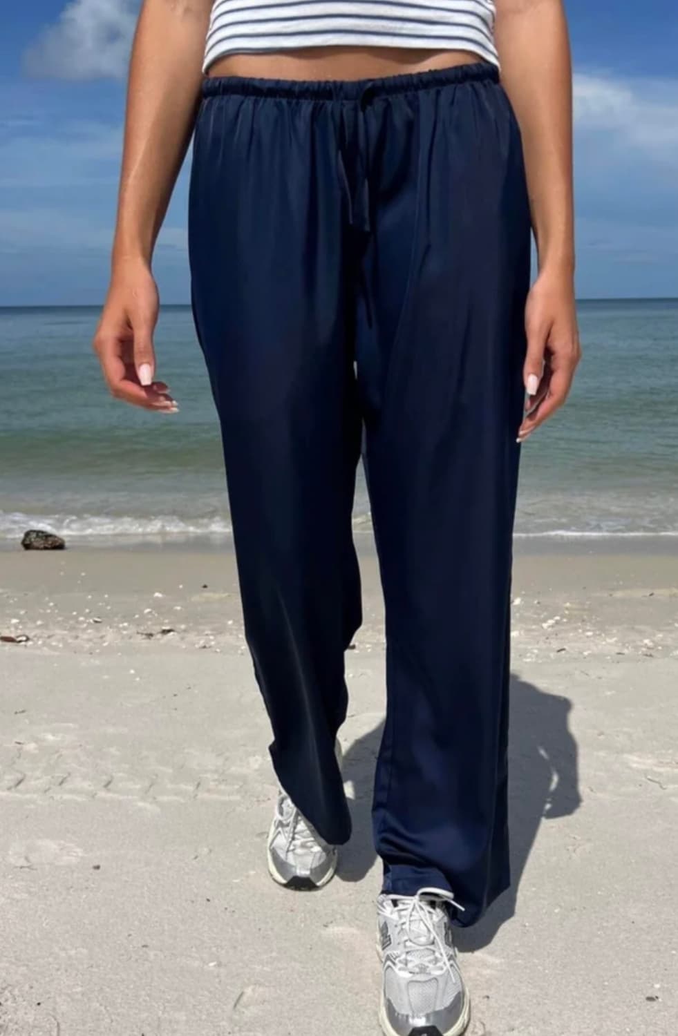 Brandy Melville 브랜디 멜빌 실키팬츠 네이비 상품이미지3