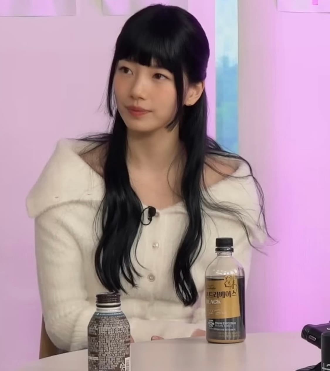 페인오어플레져 페탈 오프숄더 가디건 수지 옷 상품이미지3