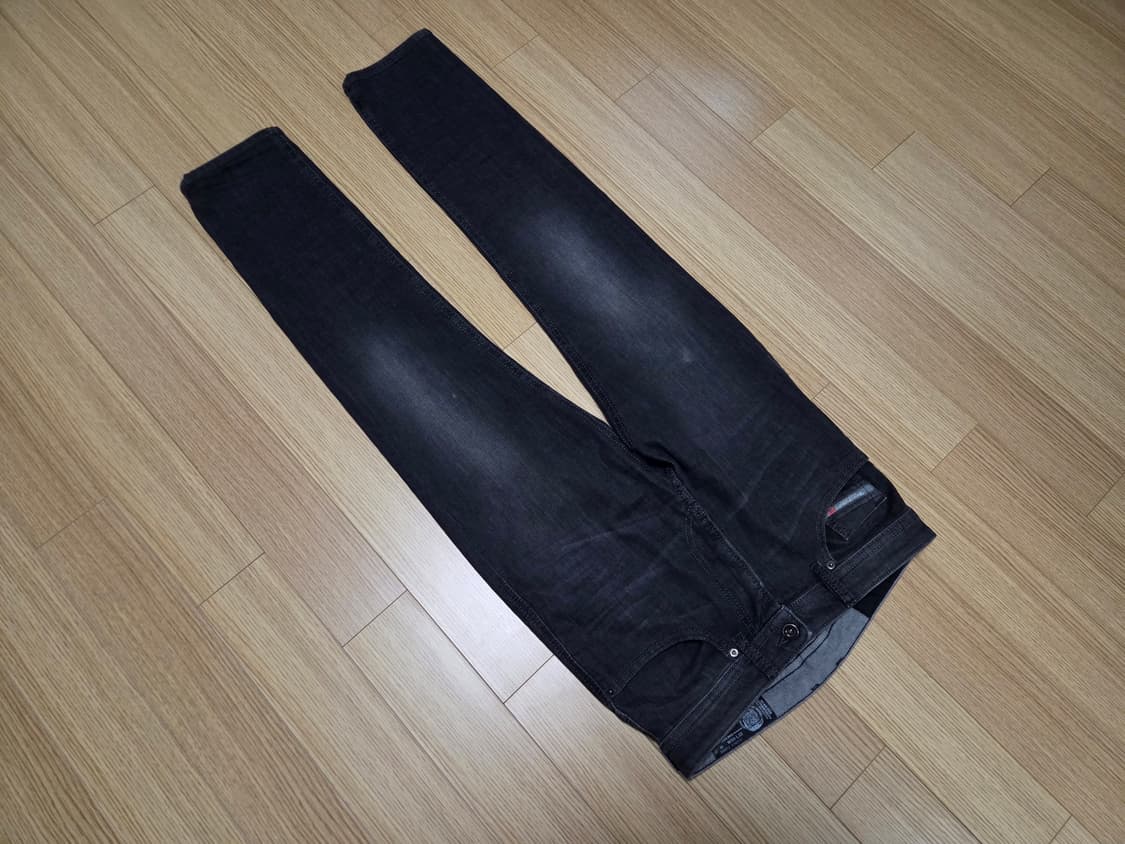 디젤  Thommer 슬림핏 워싱 청바지 상품이미지9