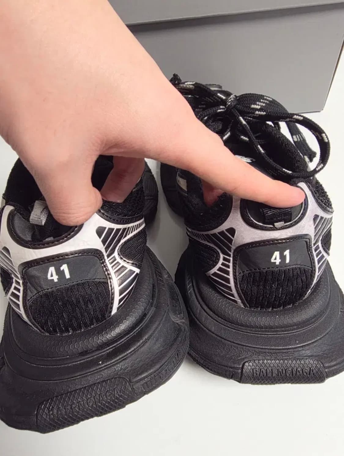 발렌시아가 3xl 41사이즈 풀박스 새상품급  급처  상품이미지3