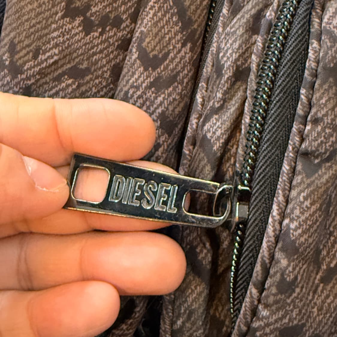 디젤 다크 브라운 레오파드 3웨이 크로스백 토트백 숄더백 상품이미지9