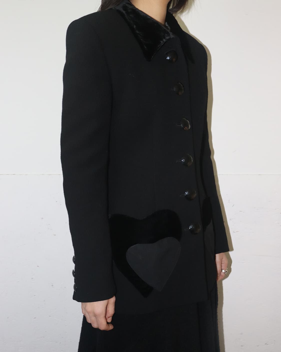 발렌티노 Miss v 80s 하트 포켓 디테일 벨벳 카라 자켓 상품이미지2