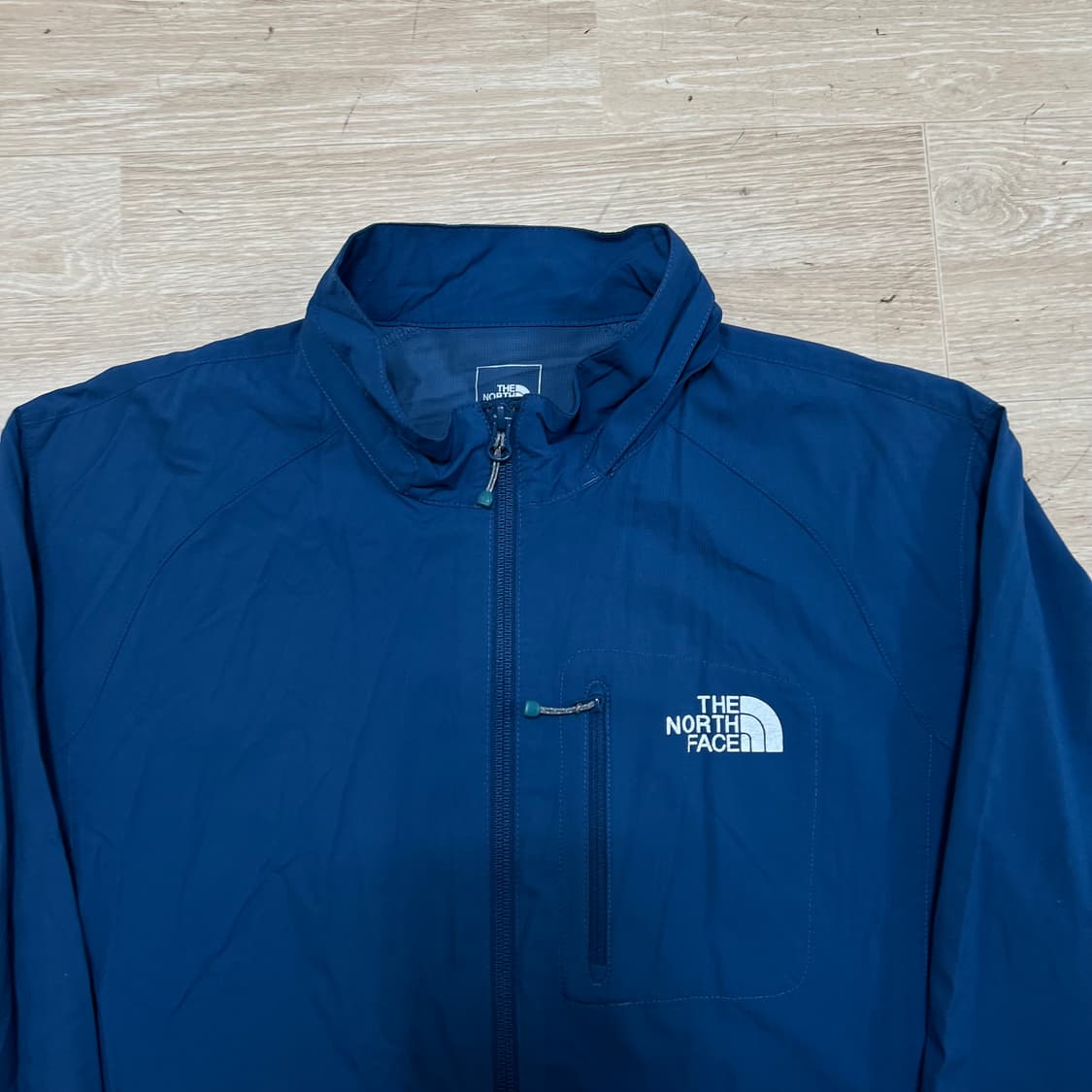 노스페이스 하프돔 로고 바람막이 집업자켓 [톤다운 블루] XL/105 상품이미지2