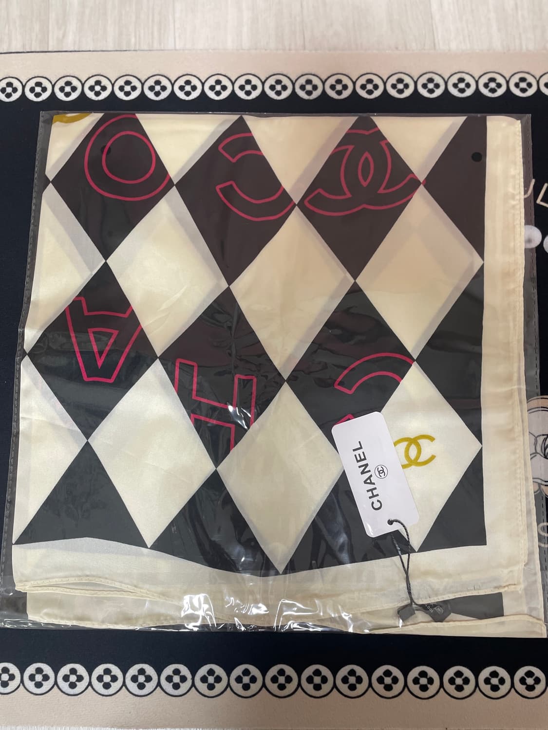 샤넬실크스카프(70×70)개당가격 상품이미지3