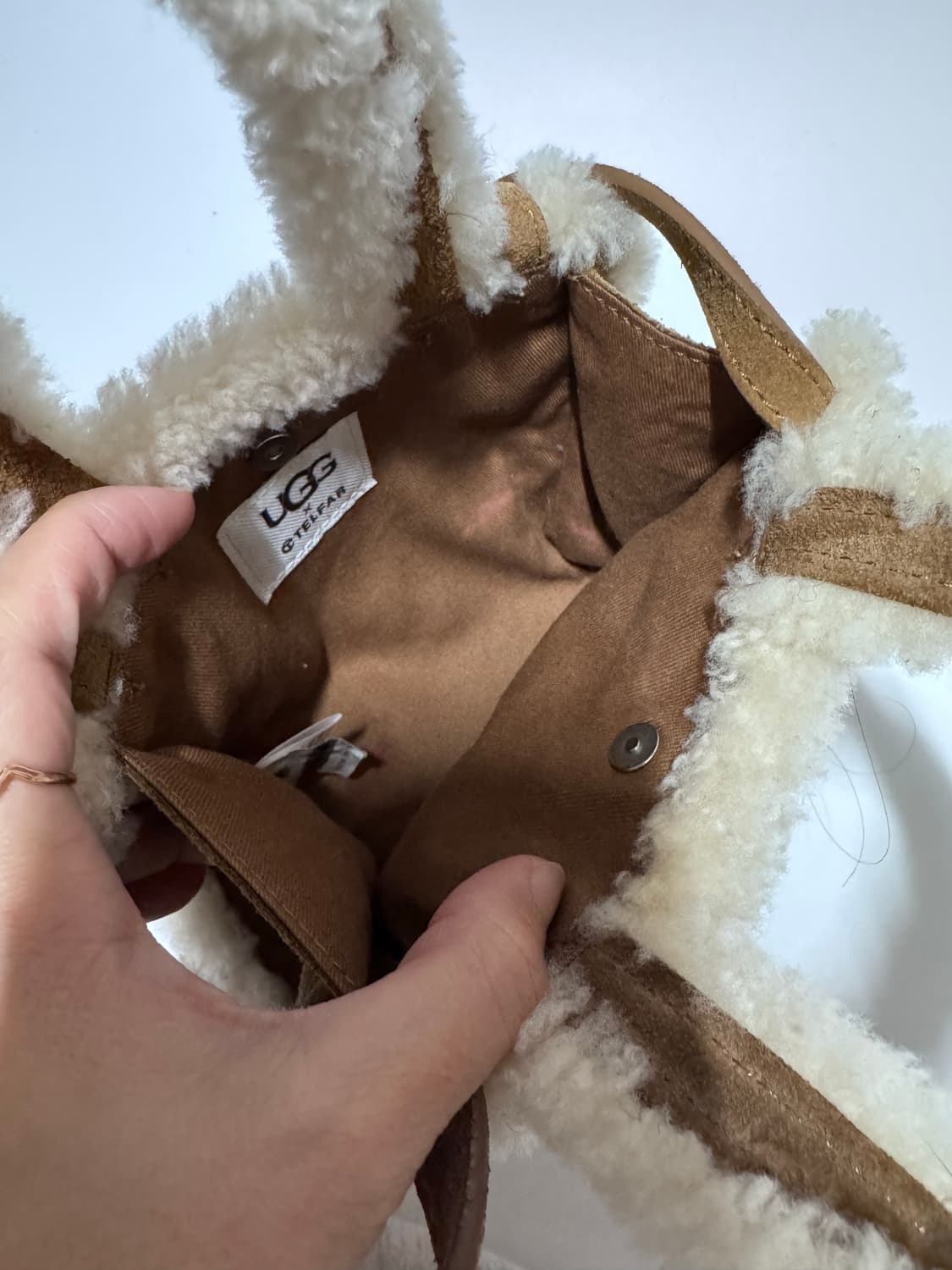 어그 텔파 체스트넛 미니백 상품이미지6