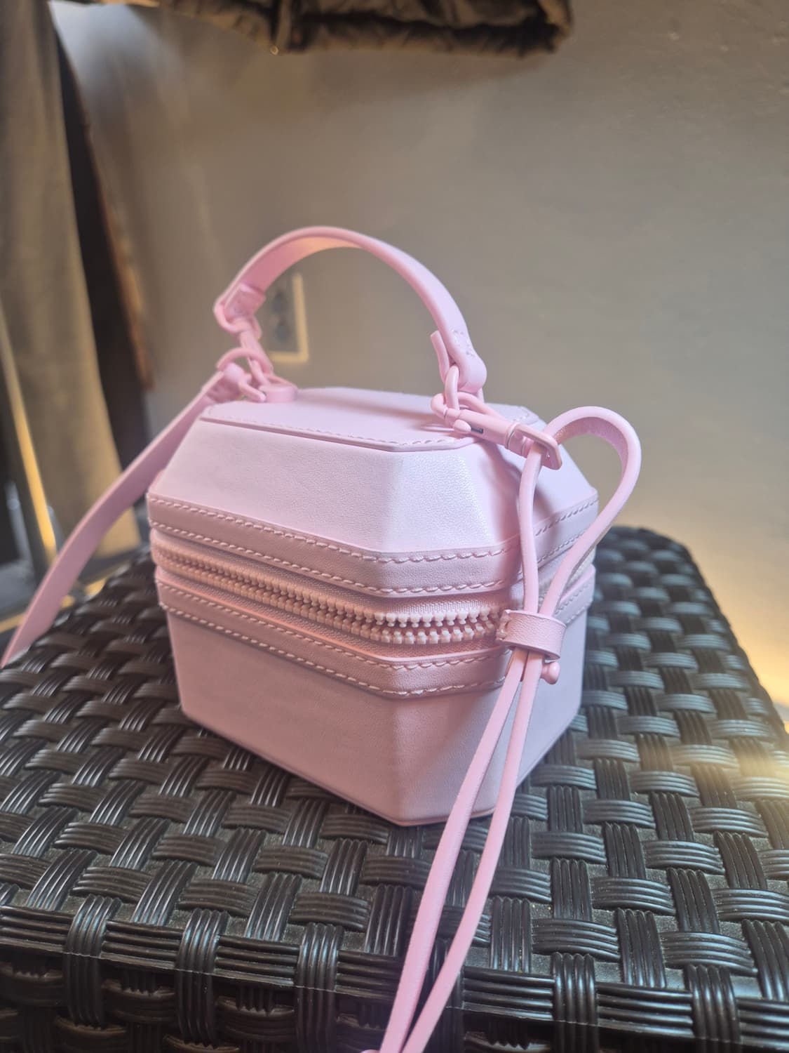 지오메트릭 박시 탑 핸들 백 - 라이트 핑크 상품이미지1