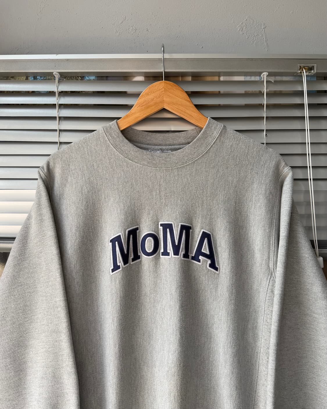Champion x MOMA 리버스위브 맨투맨 상품이미지2