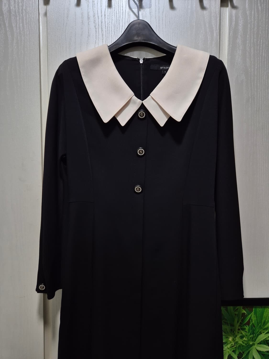 (세일)(새상품)온앤온 이중카라 블랙 원피스 상품이미지7