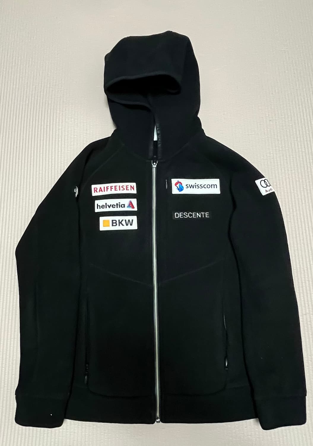 데상트 스위스스키 후드집업 상품이미지1