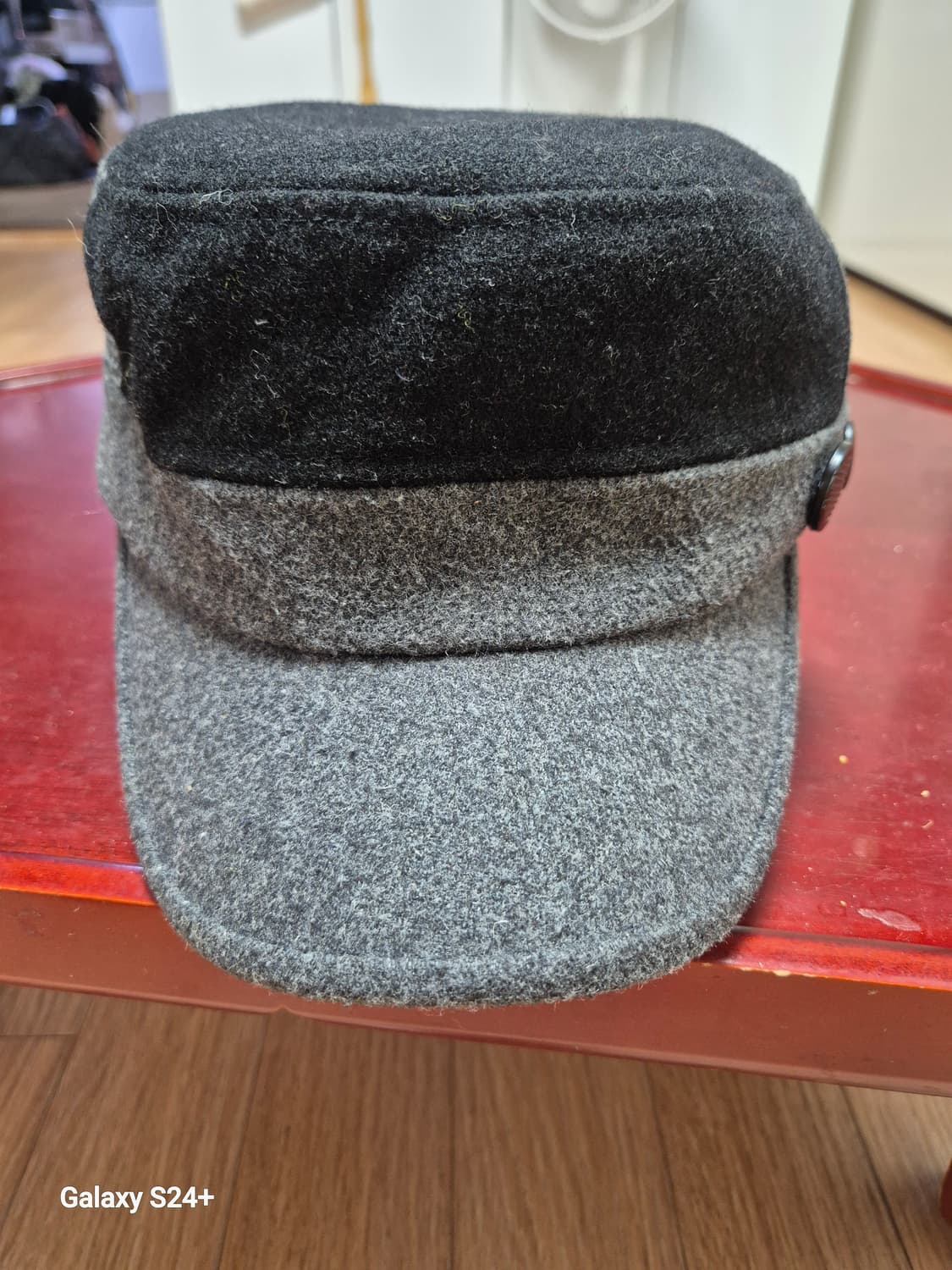 모직 소재의 군모 스타일 모자 상품이미지1