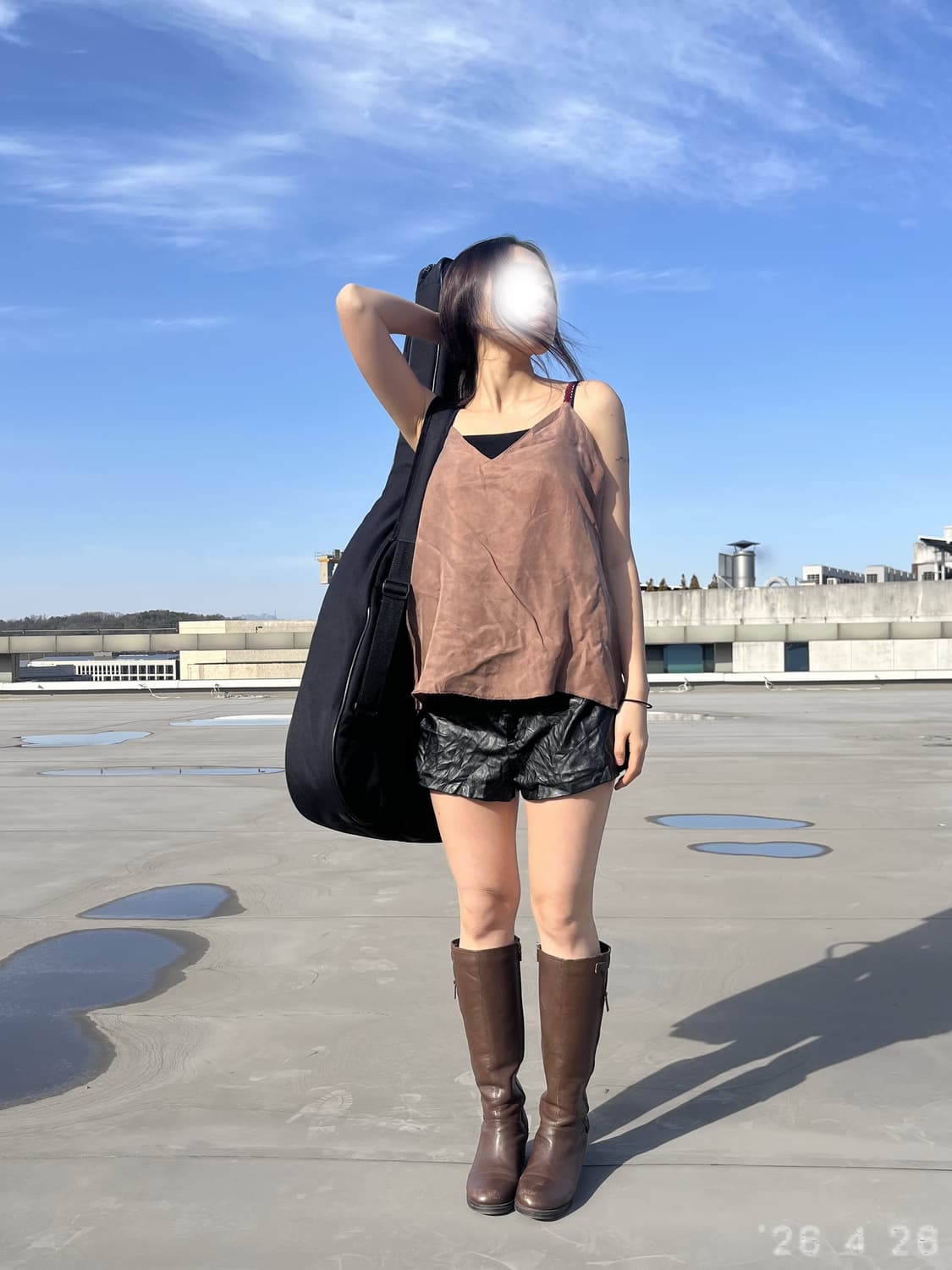 Textured Suede Cami 어깨끈 포인트 탑 상품이미지4