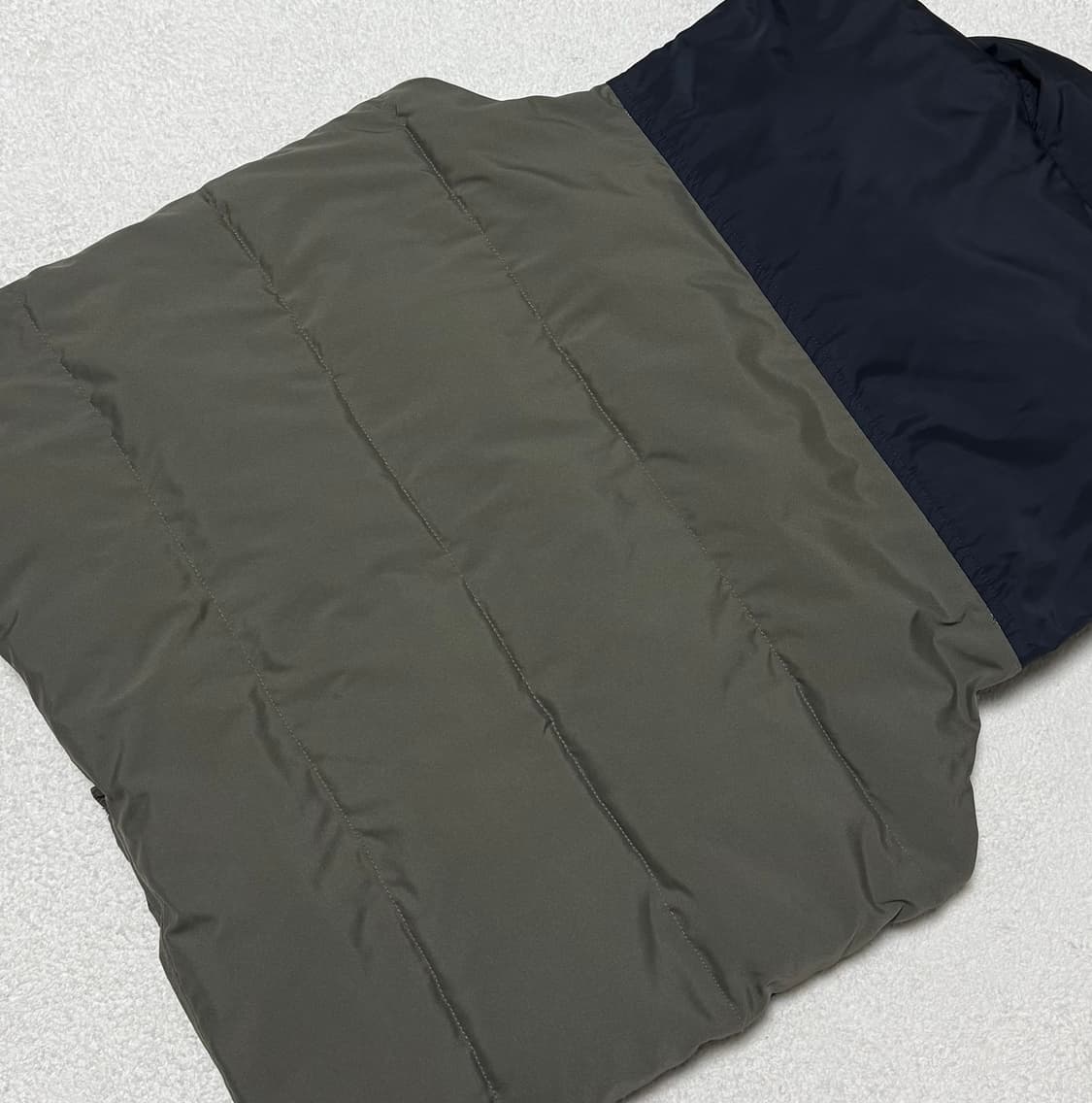 아디다스 카키 블랙 조끼 패딩  상품이미지9