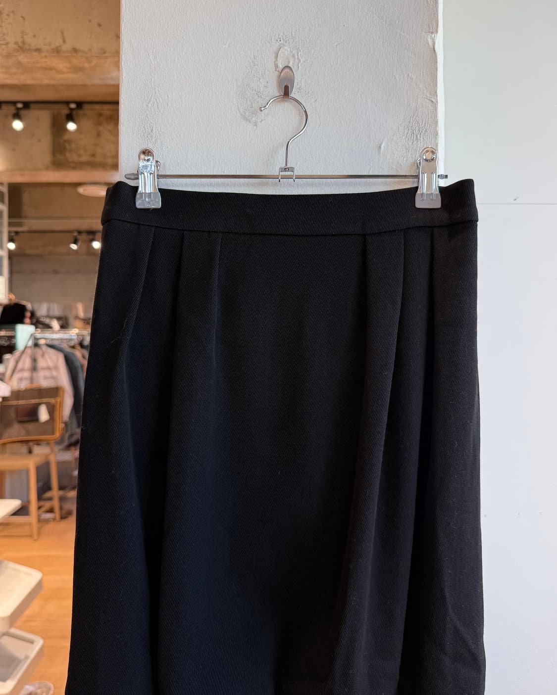 드리스 반 노튼 블랙 밴딩 미디스커트  상품이미지3