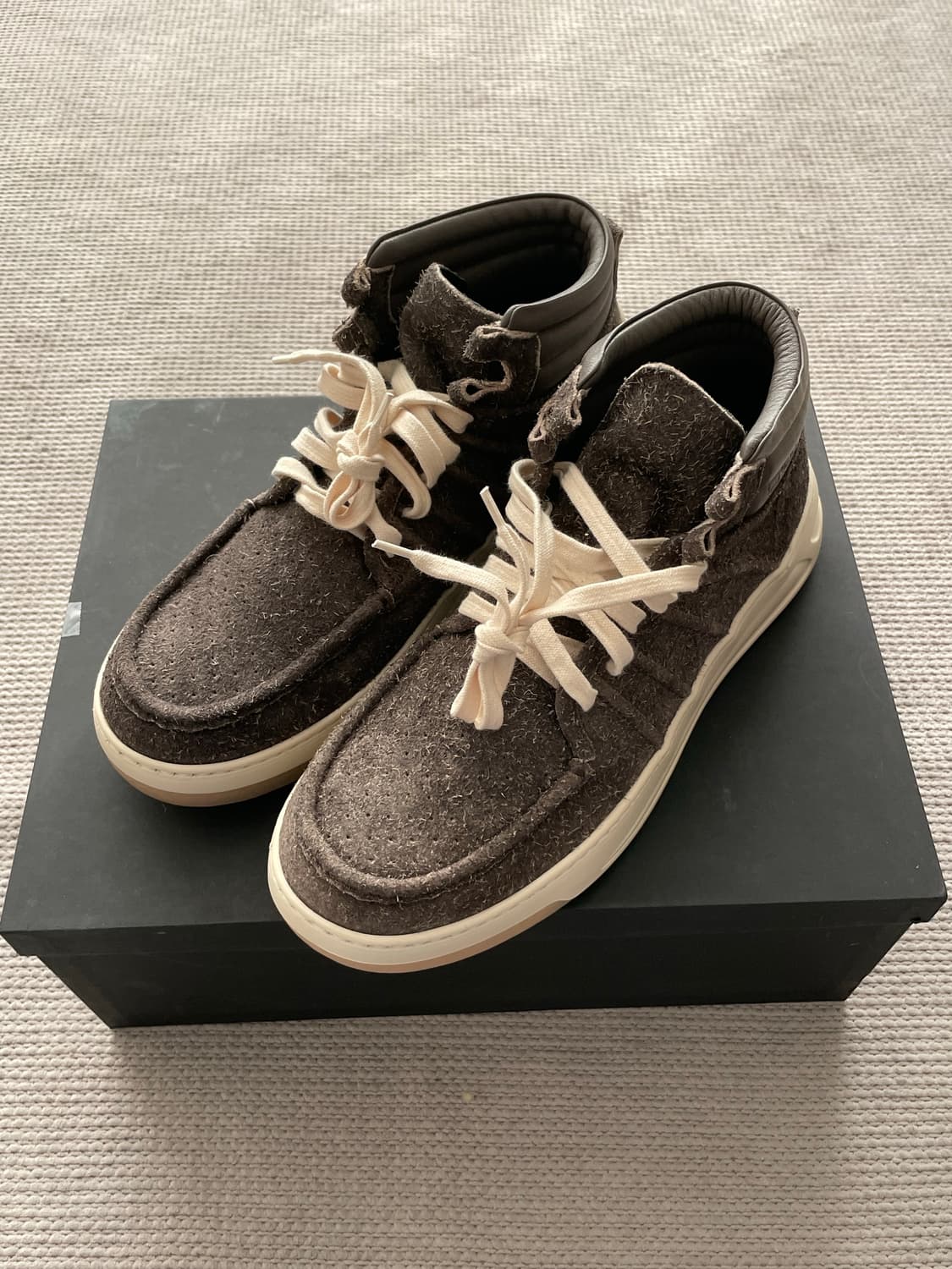 아크네스튜디오 바튼 헤어리 스니커즈 상품이미지3