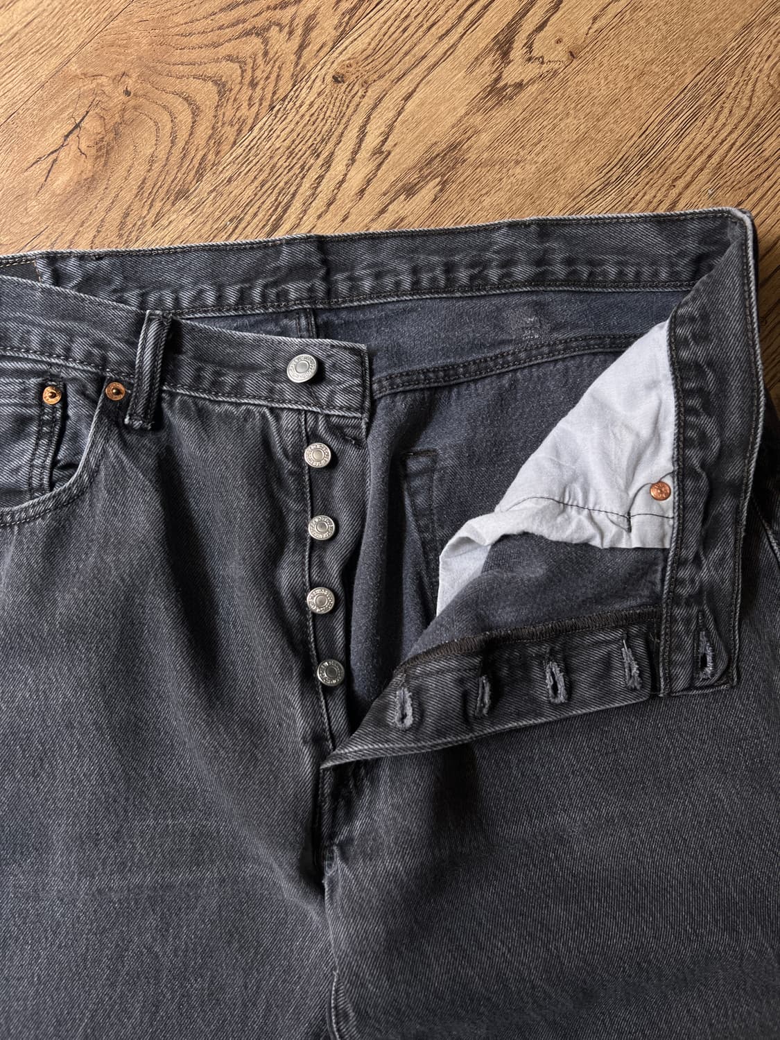 [38]리바이스 501 빈티지 워싱 스트레이트 흑청 데님 팬츠 상품이미지3